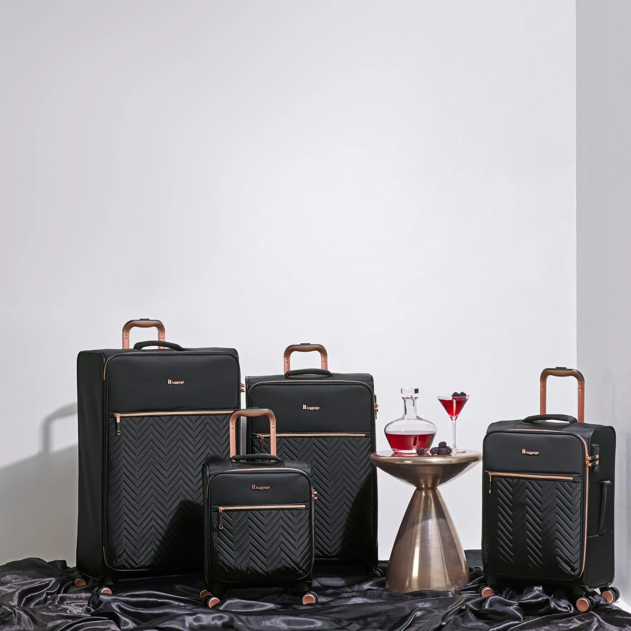 Bewitching - Cabin (Black)