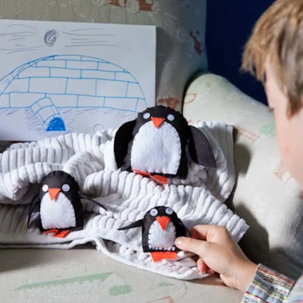 Buttonbag Penguin Family Sewing Kit