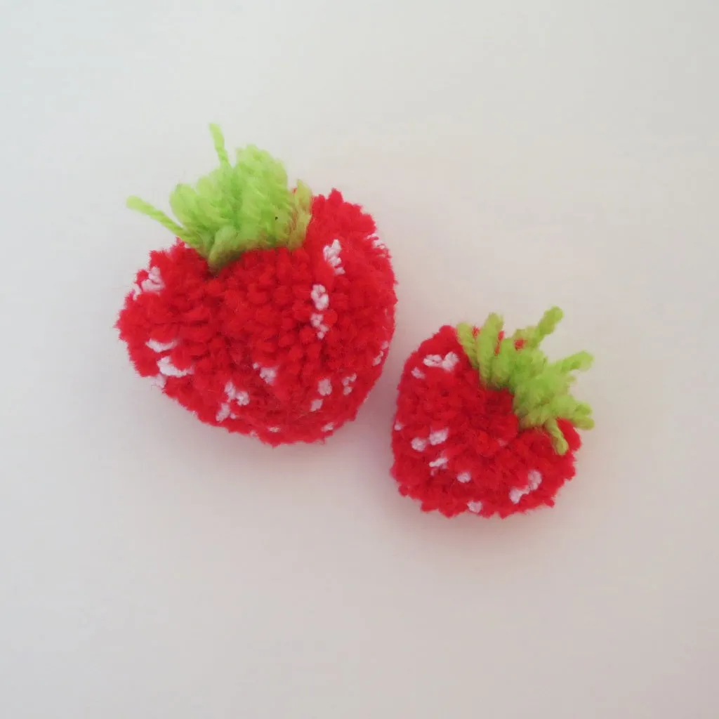 Buttonbag Pompom Making Suitcase Art and craft for kids 6yrs 