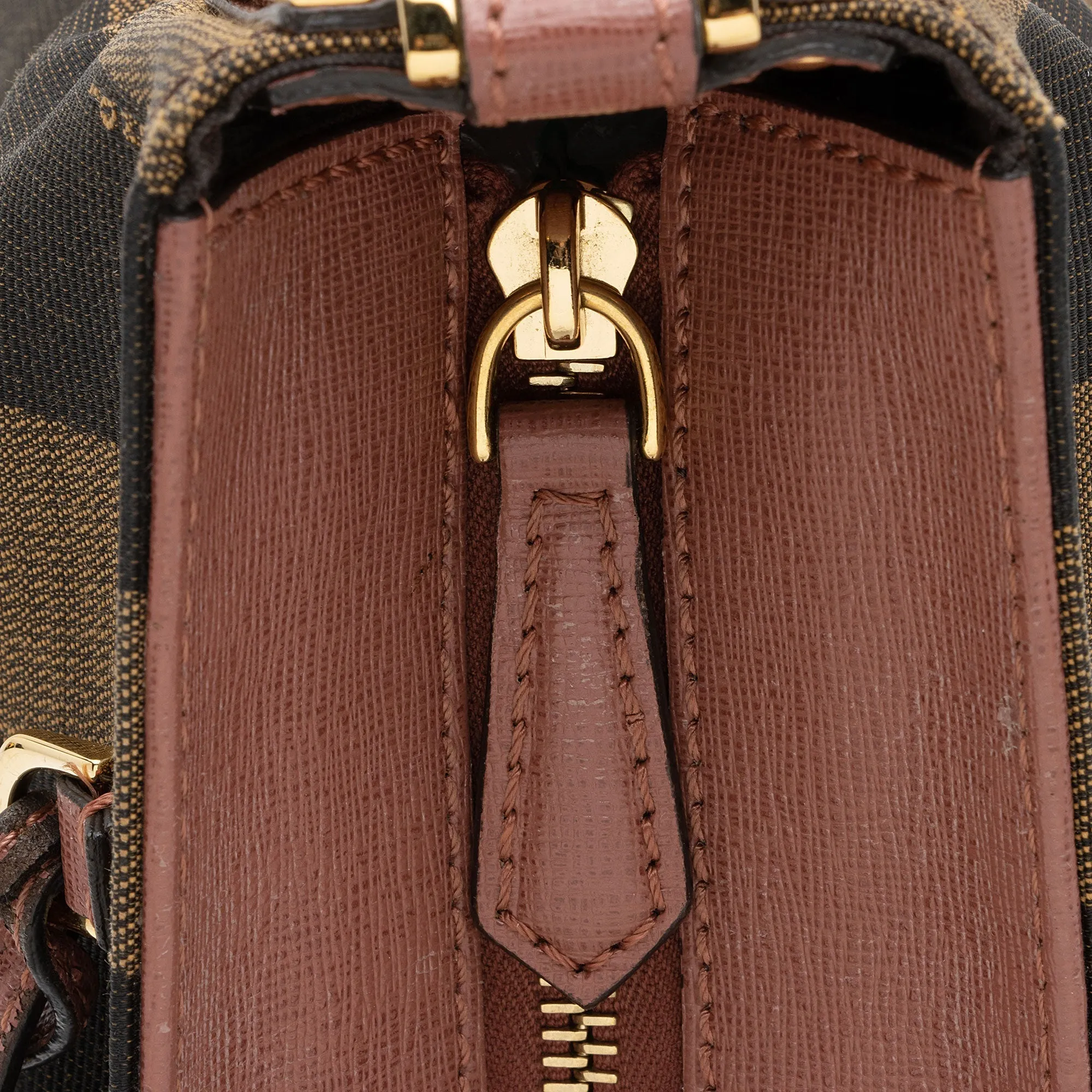 Fendi Pequin 2Jours Bucket Bag (SHF-w59KzV)