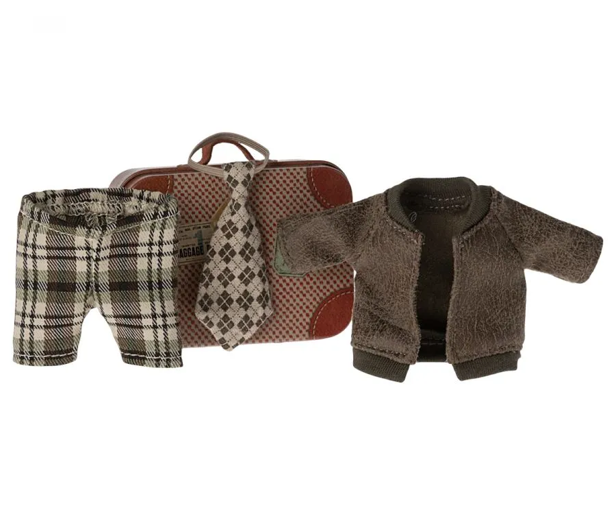 Jacket, Pants and Tie in Suitcase, Grandpa mouse