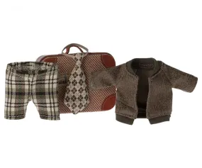 Jacket, Pants and Tie in Suitcase, Grandpa mouse