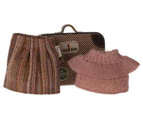 Maileg - Knitted Blouse & Skirt in Suitcase, Grandma Mouse
